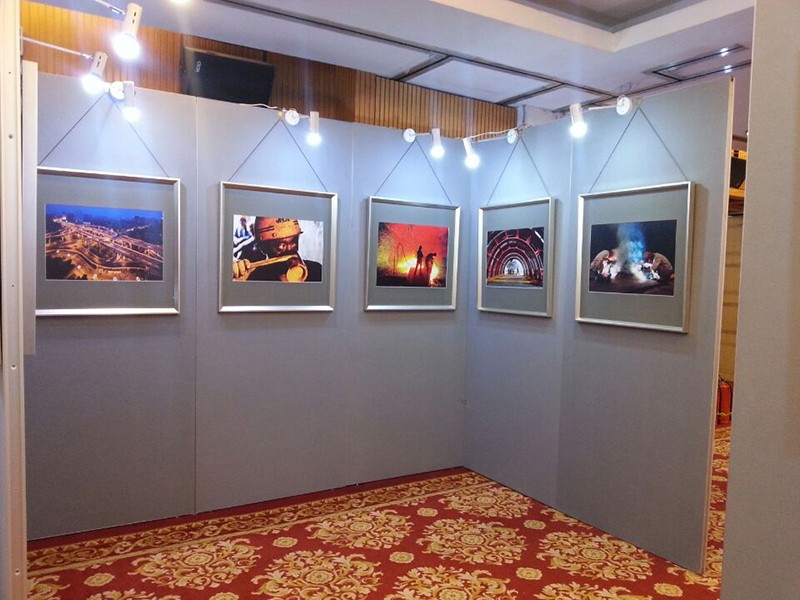 高 檔無縫掛畫展板