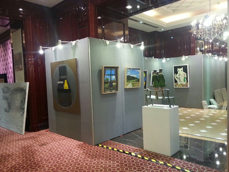高 檔無縫掛畫展板