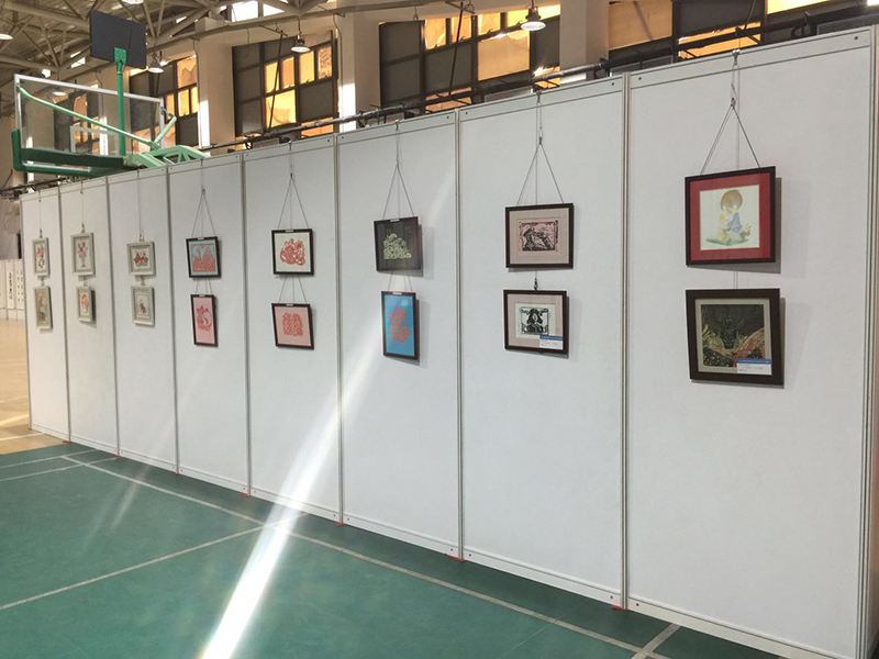 八棱柱掛畫(huà)展板