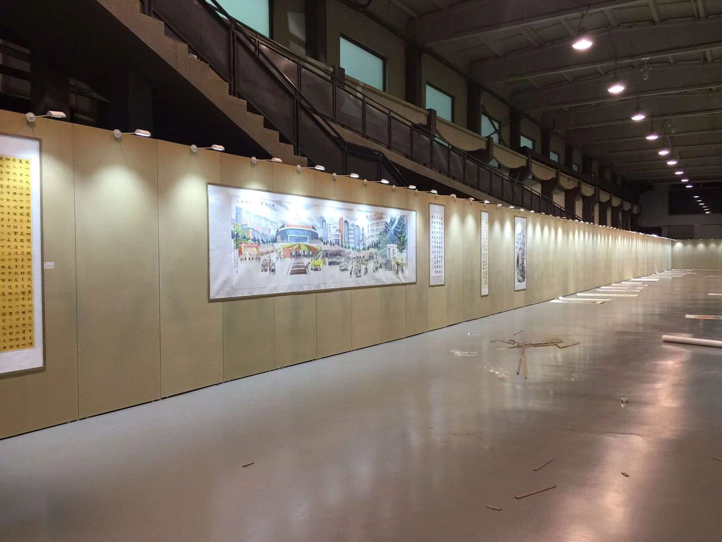 高 檔無縫掛畫展板