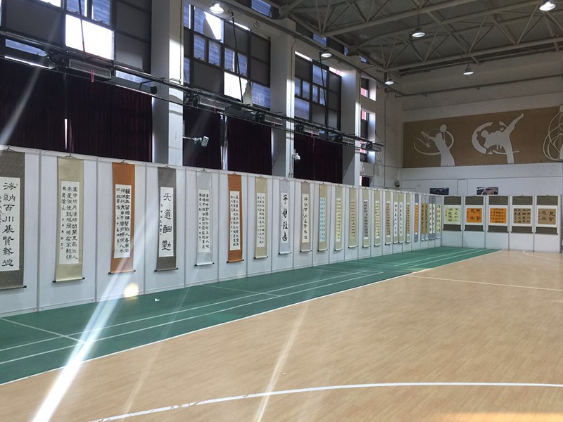 八棱柱掛畫(huà)展板
