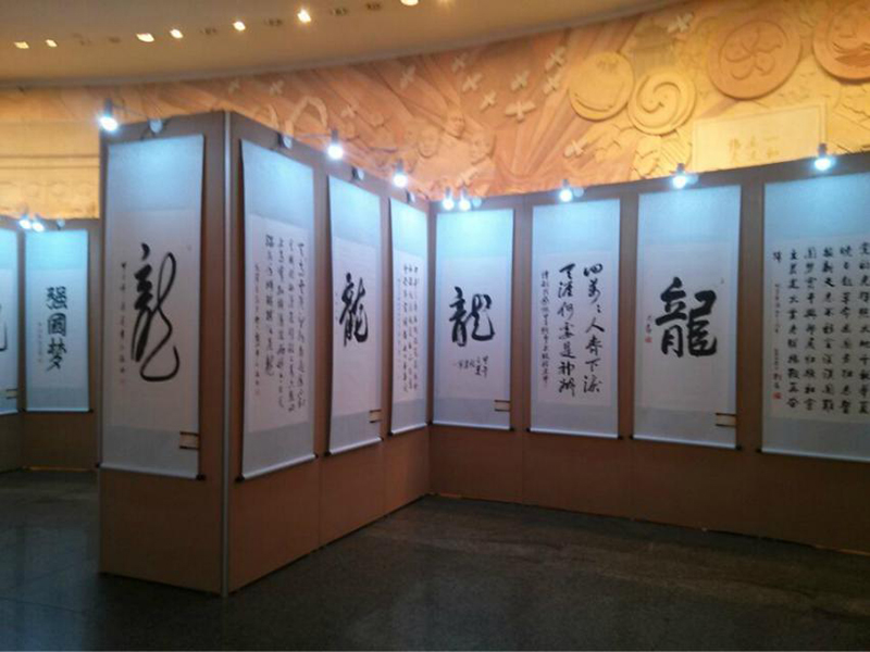 高 檔無縫掛畫展板