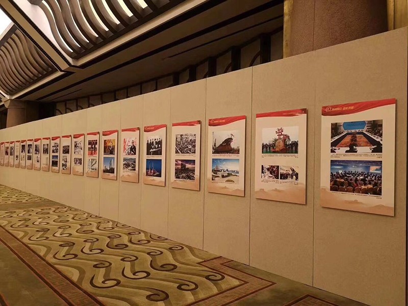 高 檔無縫掛畫展板